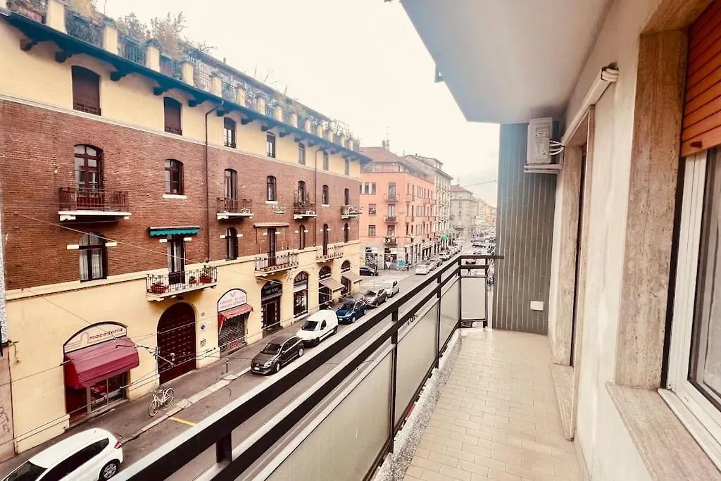New And Elegant Apartment On The Navigli Netflix E Disney ميلان 0*,  إيطاليا