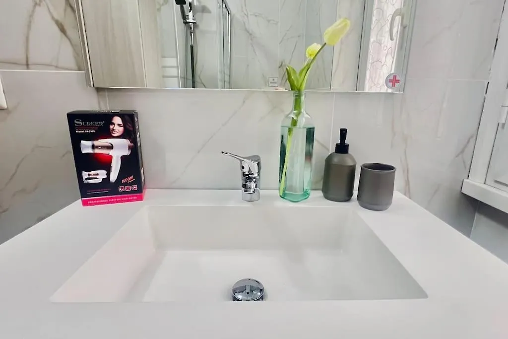 New And Elegant Apartment On The Navigli Netflix E Disney ميلان 0*,  إيطاليا