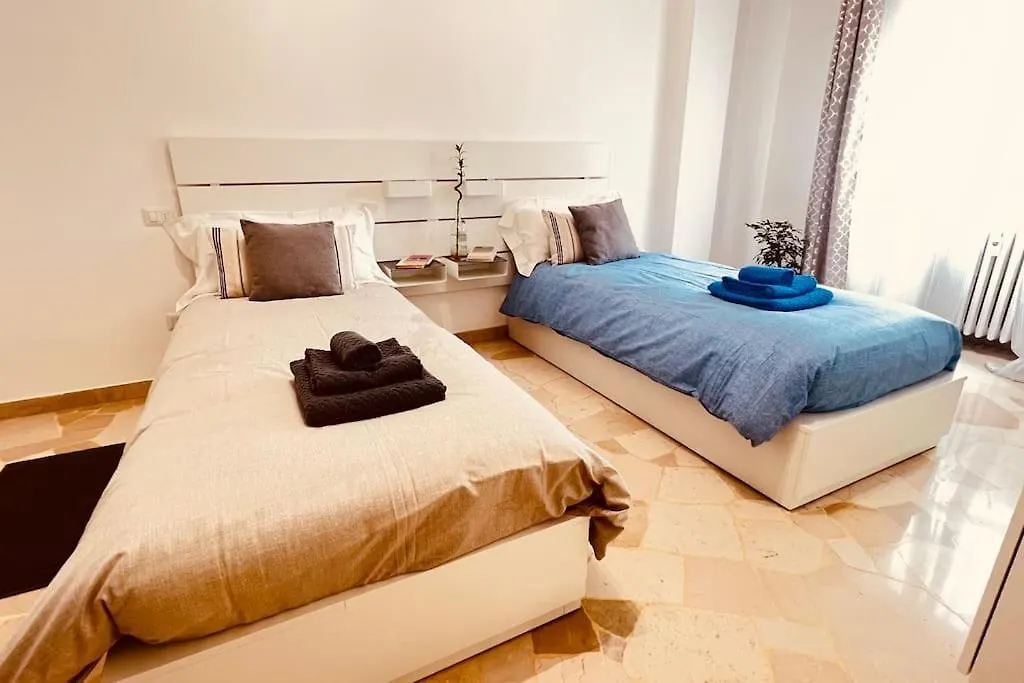New And Elegant Apartment On The Navigli Netflix E Disney ميلان إيطاليا