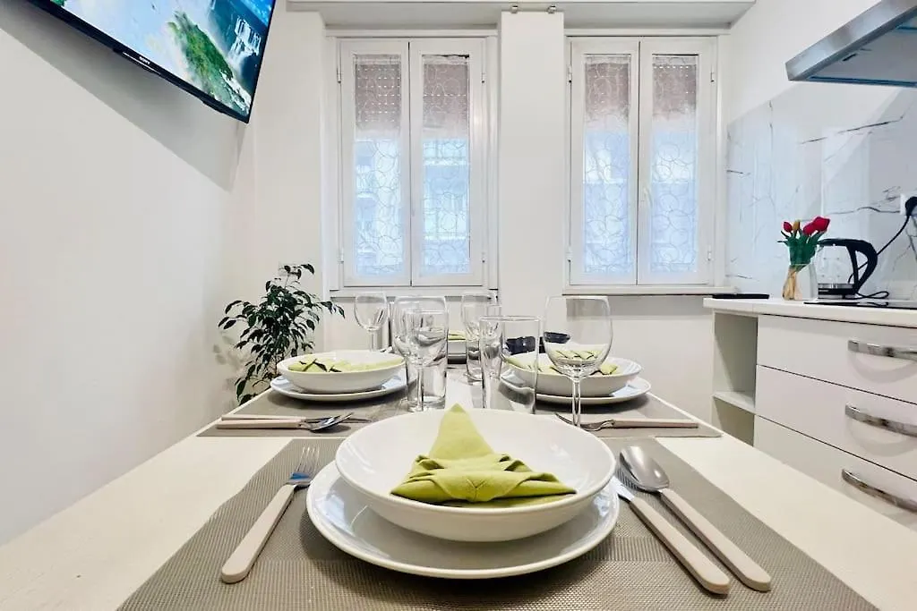 New And Elegant Apartment On The Navigli Netflix E Disney Milano