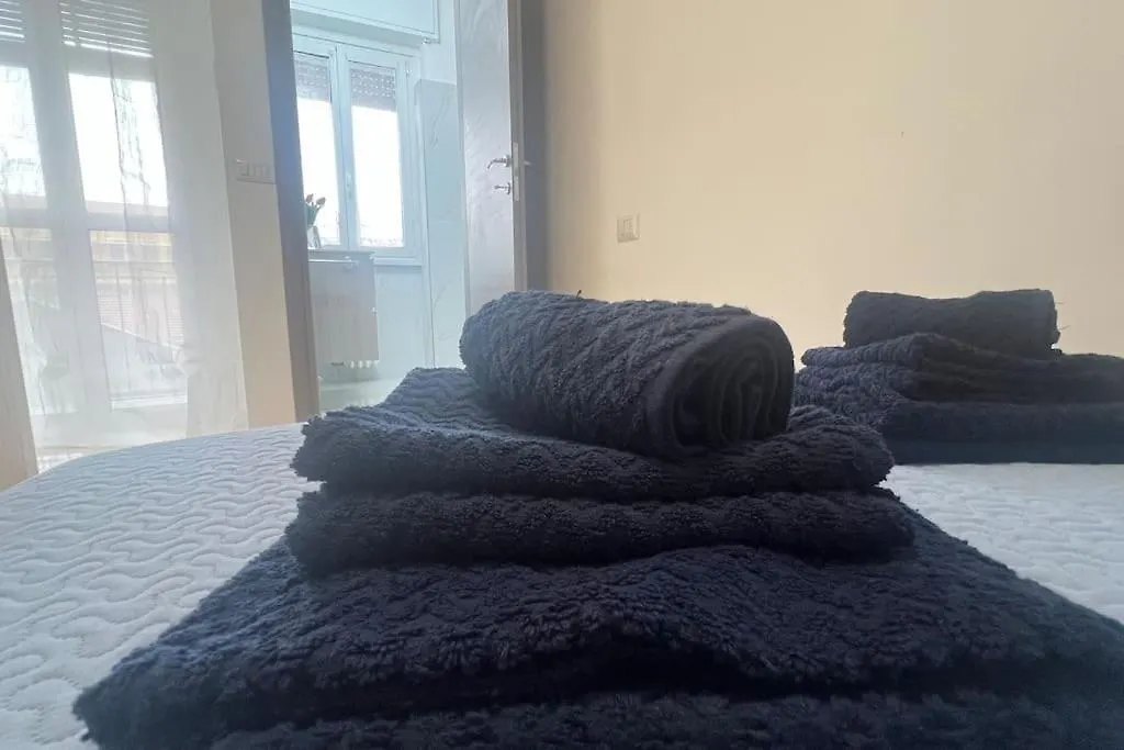 New And Elegant Apartment On The Navigli Netflix E Disney 米兰 0*,  意大利